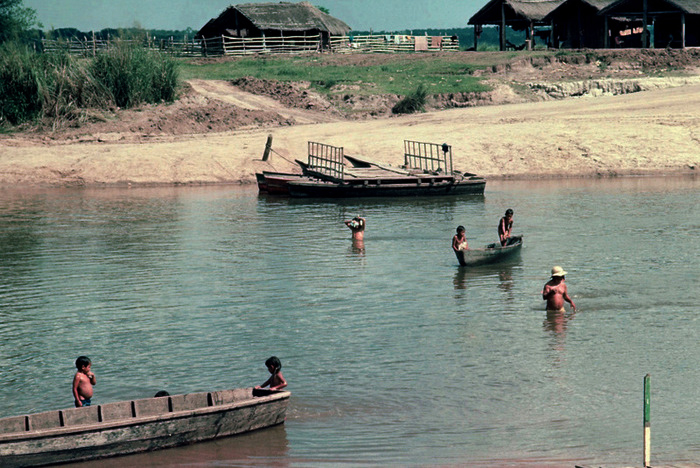 AÑO 1977 - COLOR - VIDA CAMPESINA EN PARAGUAY (JOSÉ MARÍA BLANCH)